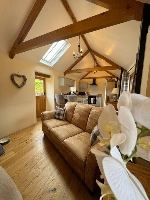 The Paws And Wander Hideaway Villa Mitchel Troy Buitenkant foto